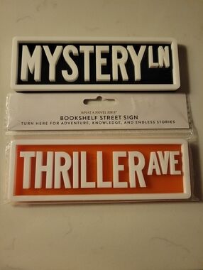 MysteryLyn & Thriller Ave Bookshelf Street Signs - Black & Orange
